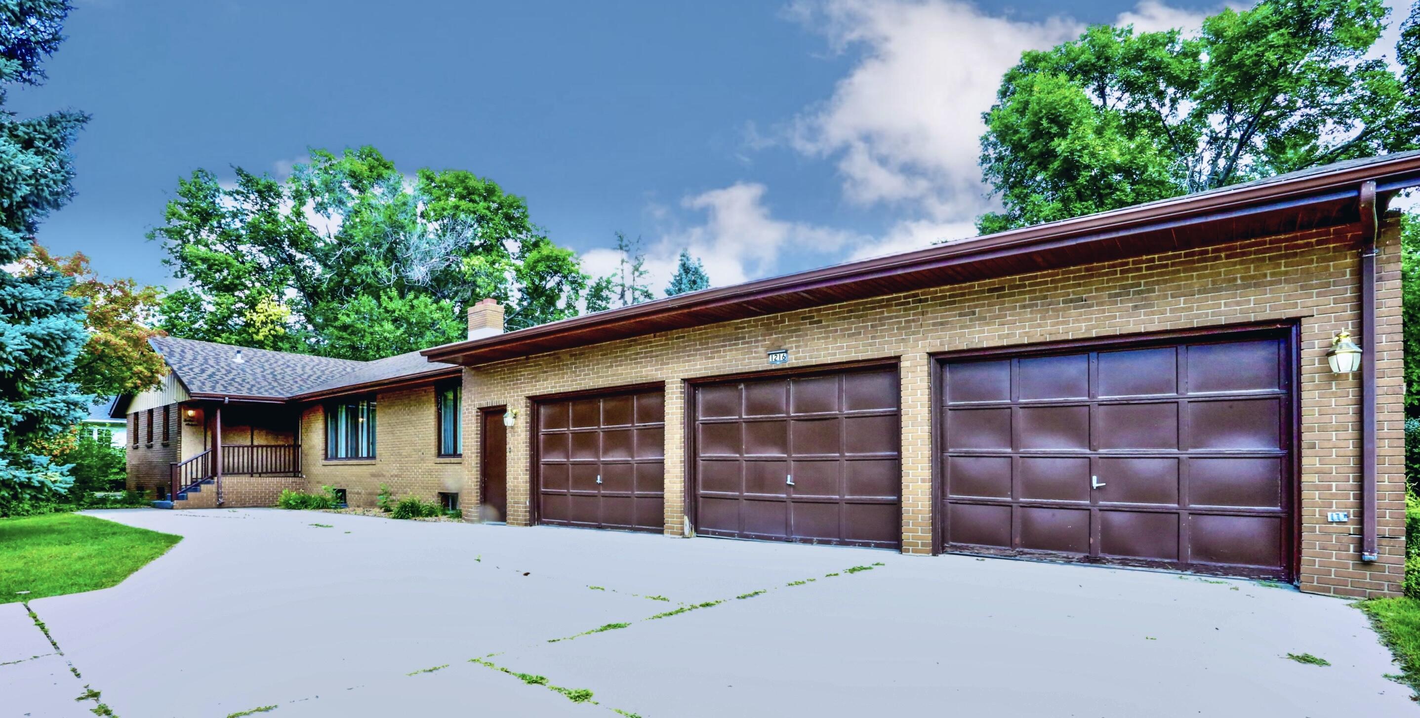 Jay St, Aberdeen, SD 57401