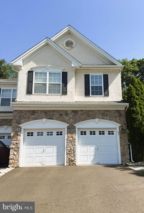 82 Brecknock Ct, NEWTOWN, PA, 18940-2411 | Card Image