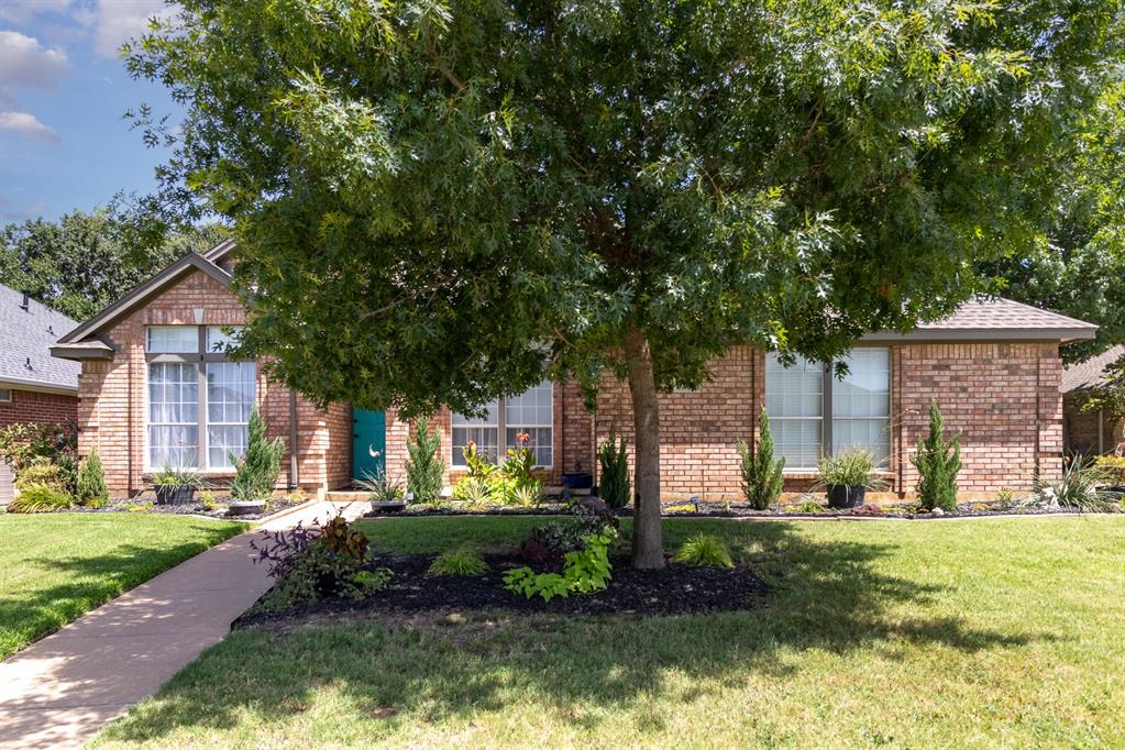 Fin Wood Ct, North Richland Hills, TX 76182