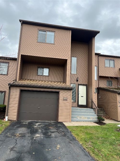 537 Montroyale Dr, Erie, PA, 16504-2615 | Card Image