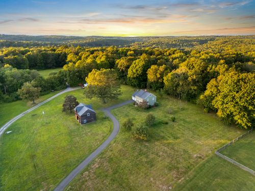 29 Meeker Hill Rd, Redding, CT, 06896 | Card Image