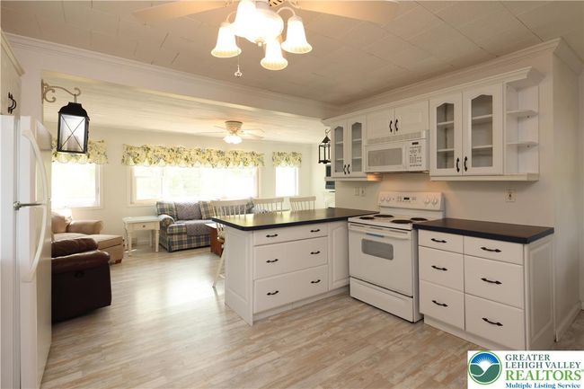 Kitchen | Image 9