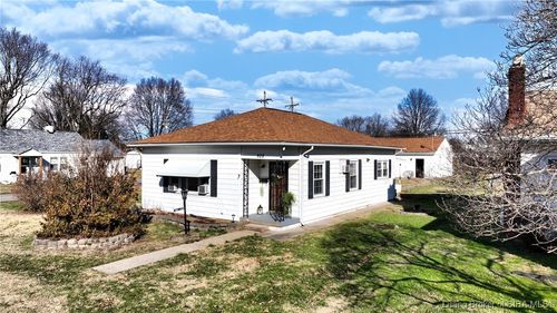 928 N Taggart Ave, Clarksville, IN, 47129-1844 | Card Image