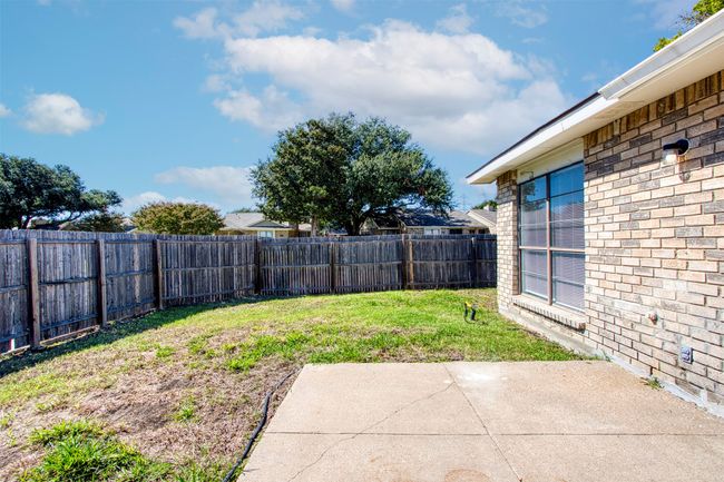 1712 California Trl, House other with 3 bedrooms, 2 bathrooms and null parking in Plano TX | Image 25