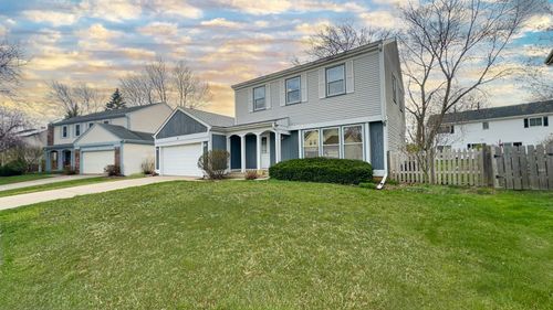 28 Montgomery Ln, Vernon Hills, IL, 60061-2320 | Card Image