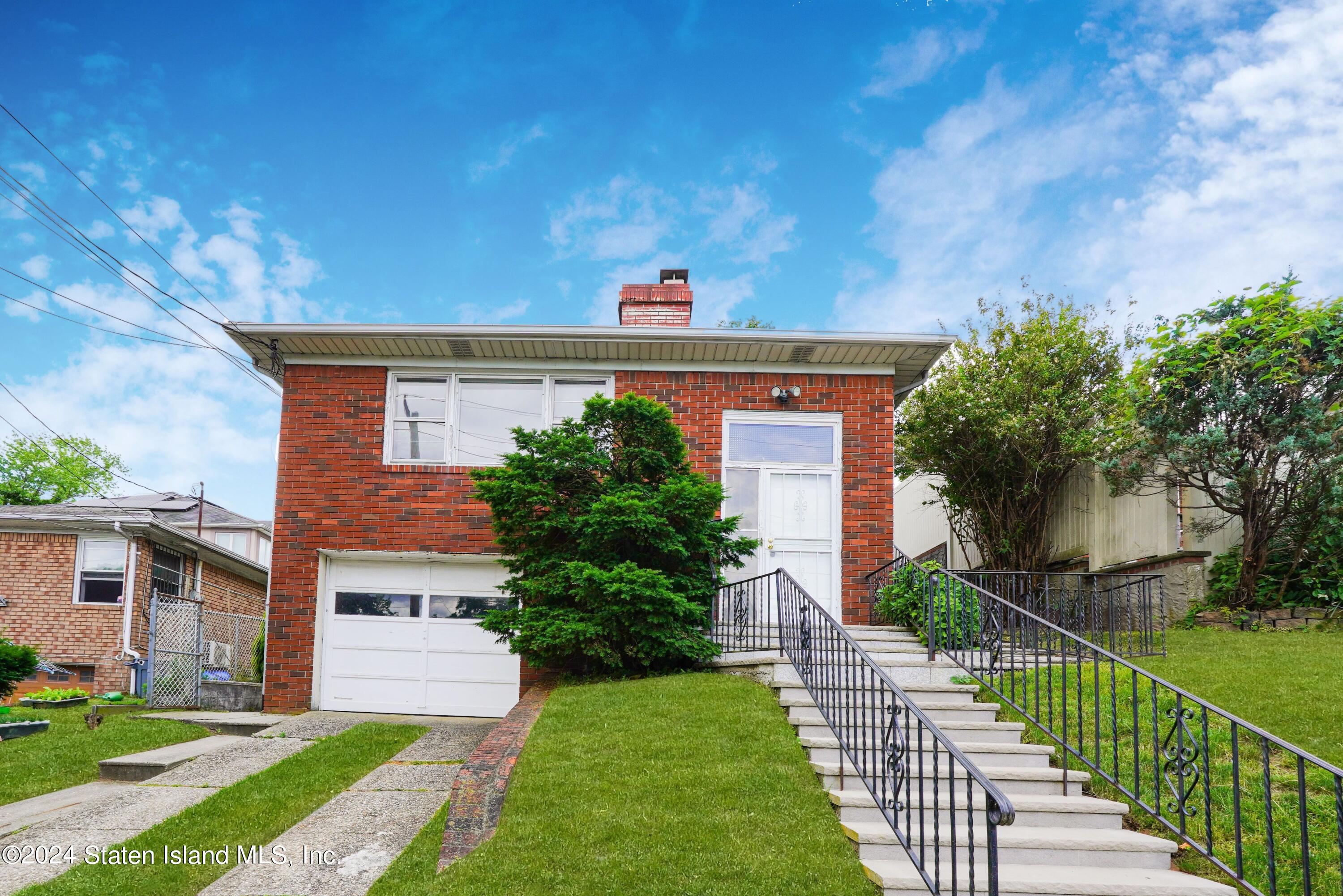 Hylan Blvd, Staten Island, NY 10305