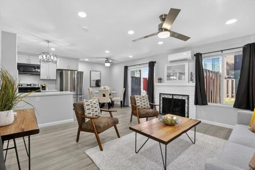 2520 Roblar Ln, Santa Clara, CA, 95051 | Card Image