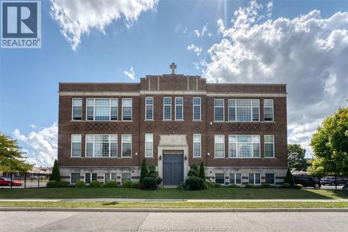 305-647 Irvine Ave, Windsor, ON, N8X2T4 | Card Image