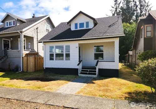 819 W Perry St, Aberdeen, WA, 98520-8110 | Card Image