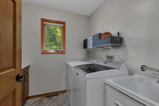 543 6 Th St, House other with 4 bedrooms, 4 bathrooms and null parking in Buffalo Lake MN | Image 17
