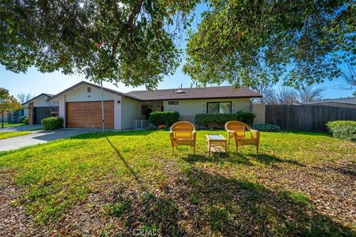 834 Nicklaus St, Paso Robles, CA, 93446-3453 | Card Image