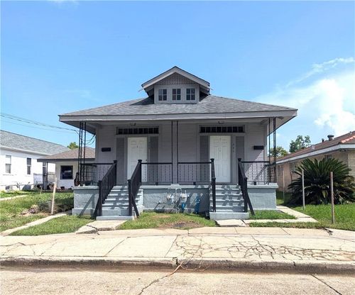 944 46 11th Street, Gretna, LA, 70053 | Card Image