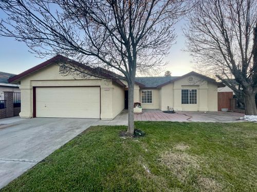 22307 White Ave, San Joaquin, CA, 93660-9640 | Card Image