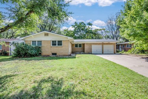621 S Woodlawn Blvd, Derby, KS, 67037-1344 | Card Image