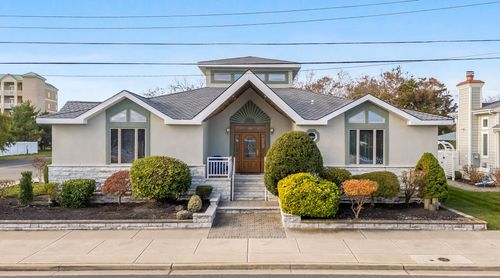 9500 Seaview Ave, Wildwood Crest, NJ, 08260-3352 | Card Image