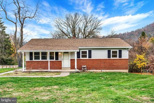 10 Usztics Ln, DAUPHIN, PA, 17018-9389 | Card Image