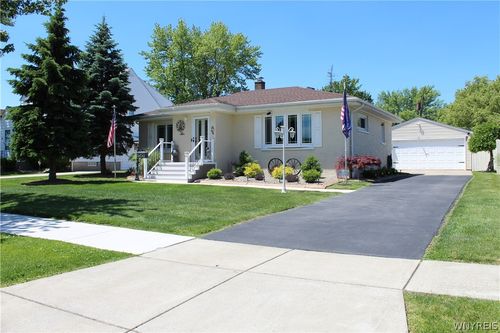 16 Emerson Drive, Amherst, NY, 14226 | Card Image