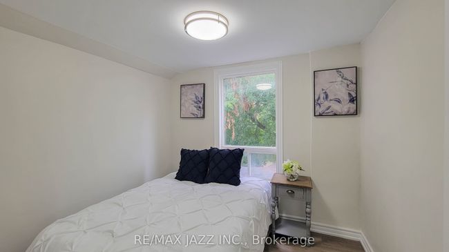 7 Maple St, House other with 5 bedrooms, 2 bathrooms and 1 parking in Oshawa ON | Image 8