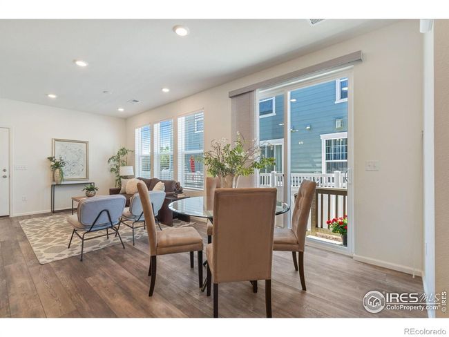Eat in Kitchen Opens to Private Side Yard | Image 8