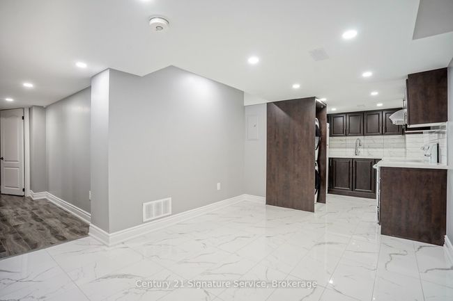 2 - 27 Braddock Dr, House other with 2 bedrooms, 1 bathrooms and 1 parking in Brampton ON | Image 11