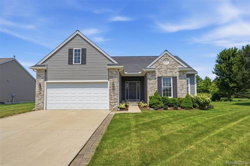 665 Marblewood Ln, Saline, MI, 48176-8612 | Card Image