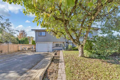 8775 Vicars St, Chilliwack, BC, V2P6V9 | Card Image