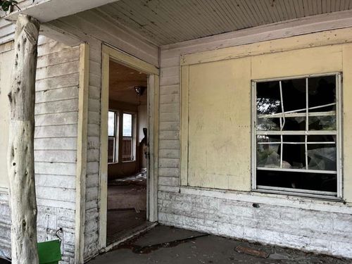 408 W Edwards St, Falfurrias, TX, 78355-3824 | Card Image