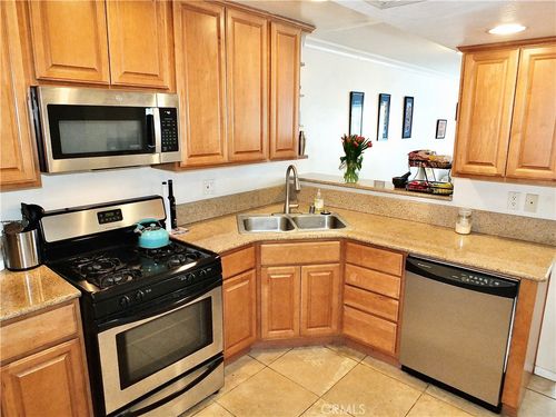 apt-302-1605 E 2nd St, Long Beach, CA, 90802-5994 | Card Image