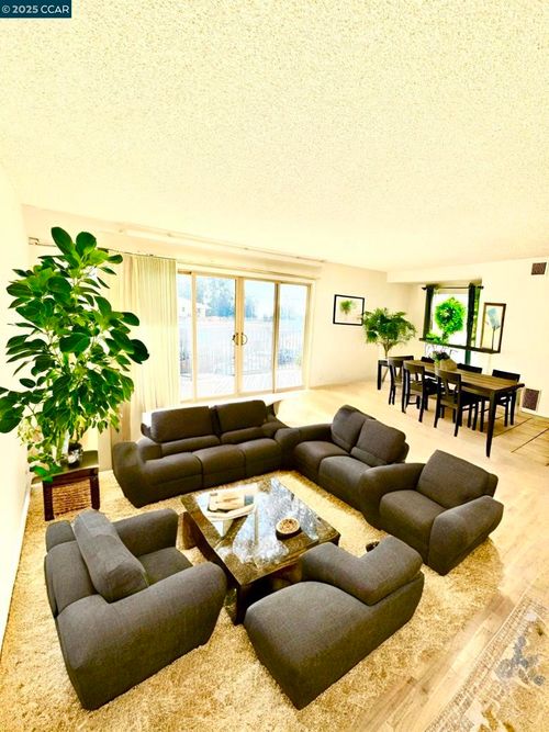 apt-202-5025 Woodminster Ln, Oakland, CA, 94602-2654 | Card Image