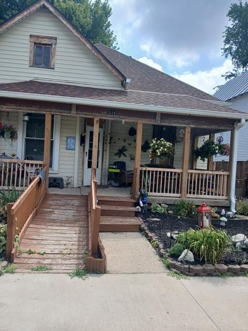 314 N Monroe St, Muncie, IN, 47305-1926 | Card Image