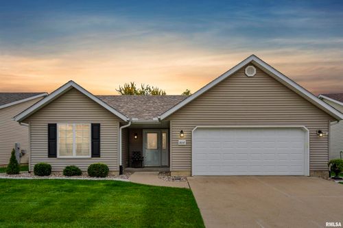 2037 Villa Pines Cir, Carbon Cliff, IL, 61239-8826 | Card Image