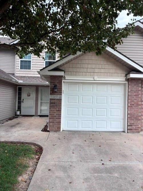13664 Oak Valley Dr, Platte City, MO, 64079-7828 | Card Image