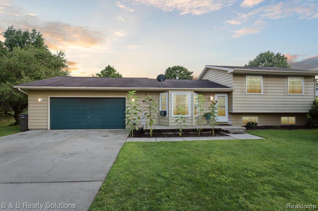 Breezeway St, North Branch, MI 48461 #1