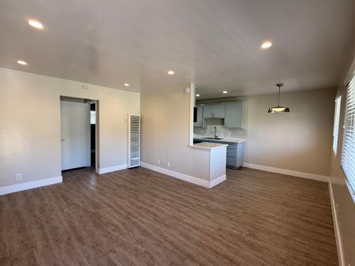 11-28 W Pedregosa St, Santa Barbara, CA, 93101-2424 | Card Image