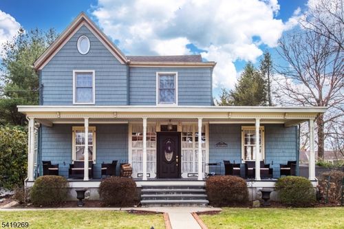 151 Washington Ave, Hillsdale, NJ, 07642-2864 | Card Image
