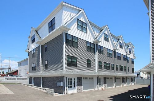 25-25 Beaumont St, Fairfield, CT, 06824-5702 | Card Image