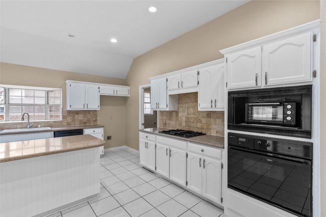10018 Wild Dunes Dr, House other with 4 bedrooms, 3 bathrooms and 4 parking in Austin TX | Image 15