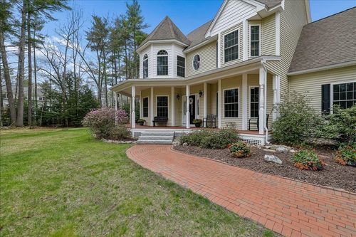 7 Victoria Rdg, Amherst, NH, 03031-4403 | Card Image