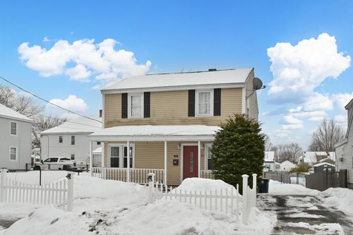 21 Williams St, Nashua, NH, 03060-4056 | Card Image