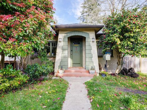 4071 Cedar Hill Rd, Victoria, BC, V8N3C2 | Card Image