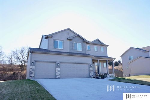 2007 Oriole Dr, Bellevue, NE, 68123-6832 | Card Image