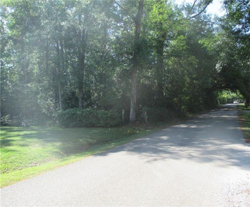 65058 Holmes St, Pearl River, LA, 70452-5110 | Card Image
