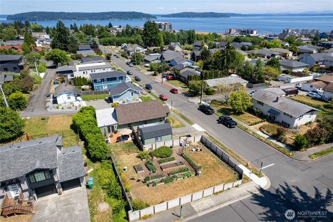 Rare corner lot | Image 26