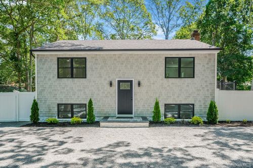 38 Columbia Ave, Westhampton, NY, 11977-1154 | Card Image