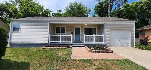 8134 Walmer St, Overland Park, KS, 66204-3934 | Card Image