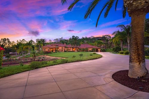 15397 Rock Creek Ln, El Cajon, CA, 92021-6025 | Card Image