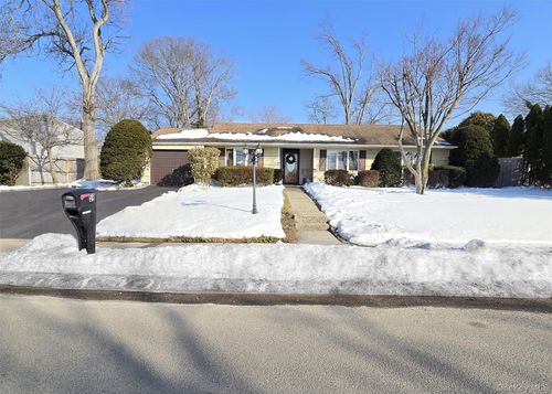 59 Holiday Park Dr, Centereach, NY, 11720-1518 | Card Image