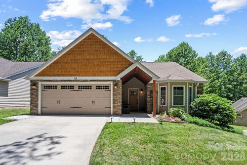 16 Jennlynn Dr, Arden, NC, 28704-5548 | Card Image