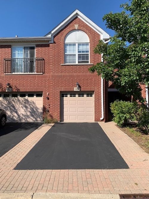 0-990 Kensington Dr, Northbrook, IL, 60062-5975 | Card Image
