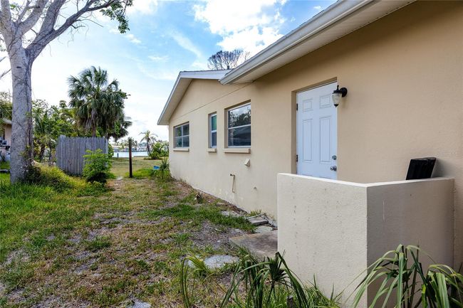 11465 7 Th St E, House other with 2 bedrooms, 2 bathrooms and null parking in Treasure Island FL | Image 47